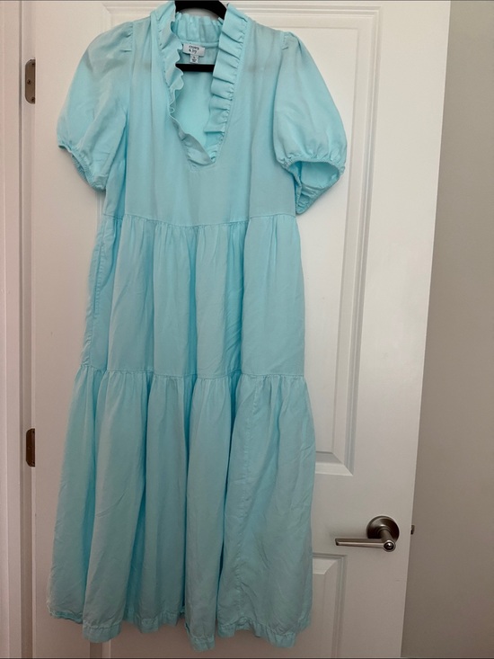 crown & ivy Dresses & Skirts - crown & ivy Light Blue Ruffle-Tiered Puff Sleeve Dress
